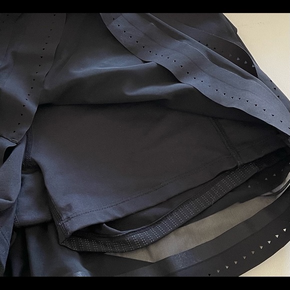 Athleta Women's Laser Run Black Lightweight Waterproof Tennis Activewear Skort M - Picture 6 of 9